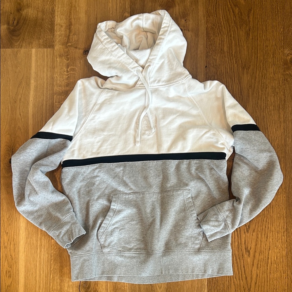American Eagle Outfitters Cream & Gray pullover